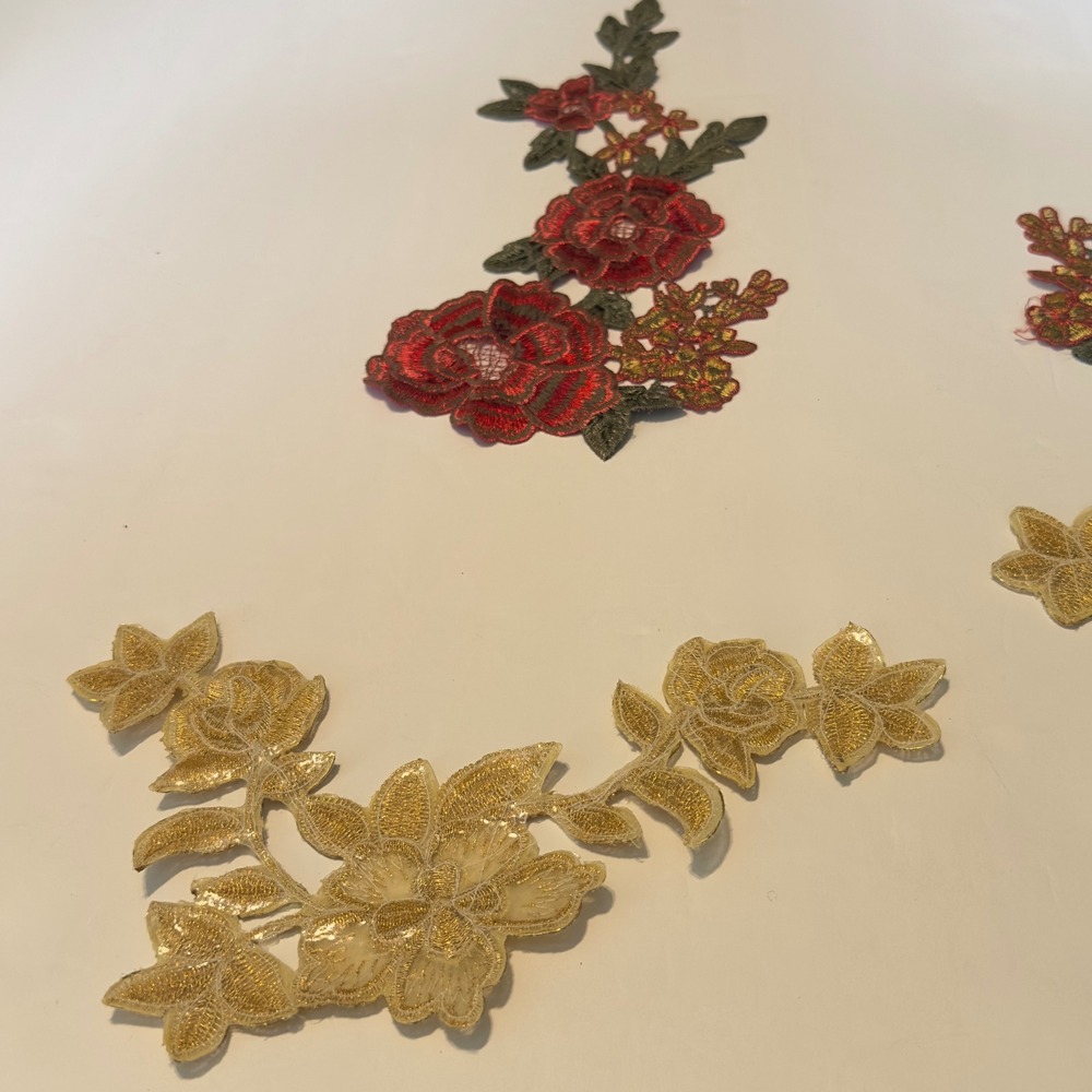 4pc Floral Embroidered Applique Patches Red Rose Gold Metallic Sew On - Picture 6 of 7